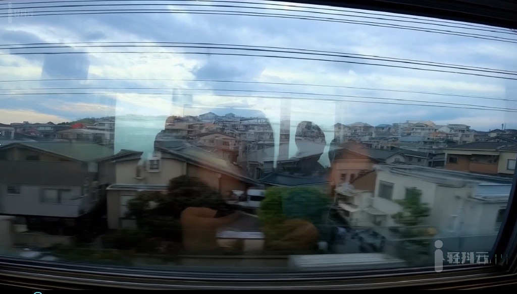OpenAI文生短视频模型Sora生成的视频19-train-window列车车窗